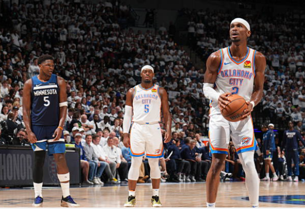 捷希源配资 美媒扒雷霆42分惨败心态崩溃瞬间：多特超沮丧推搡华子后被报复